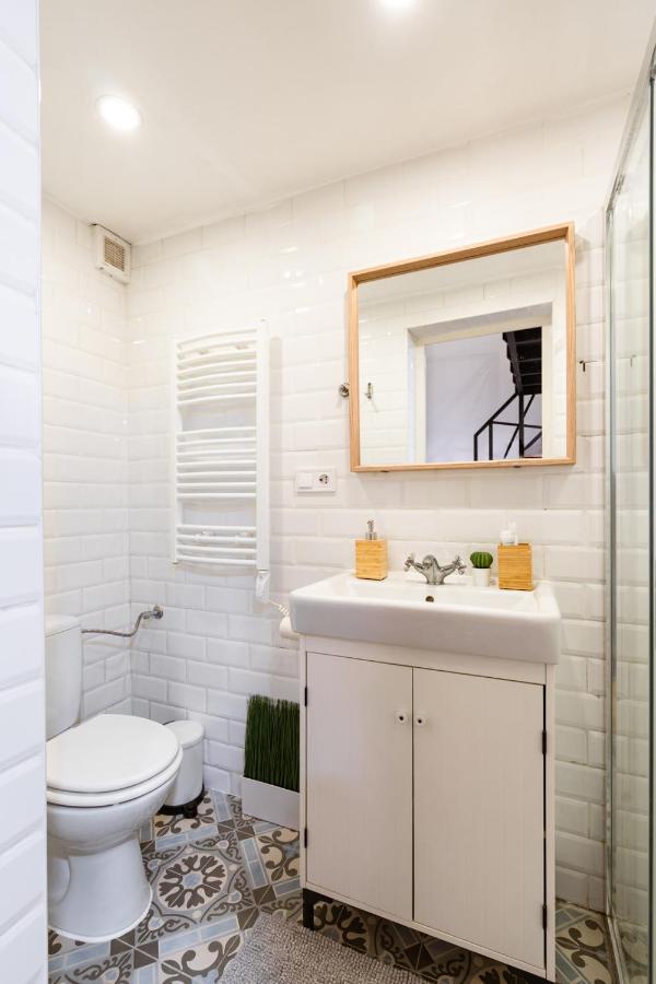 Apartment Modern Stylish @ Superb Location *